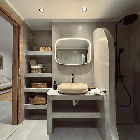 Aurora Seaside Luxury Holiday home