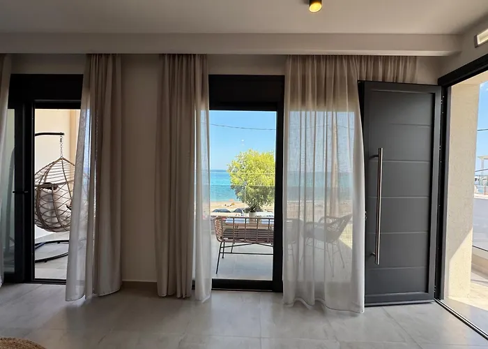 Aurora Seaside Luxury 아크앤젤로스